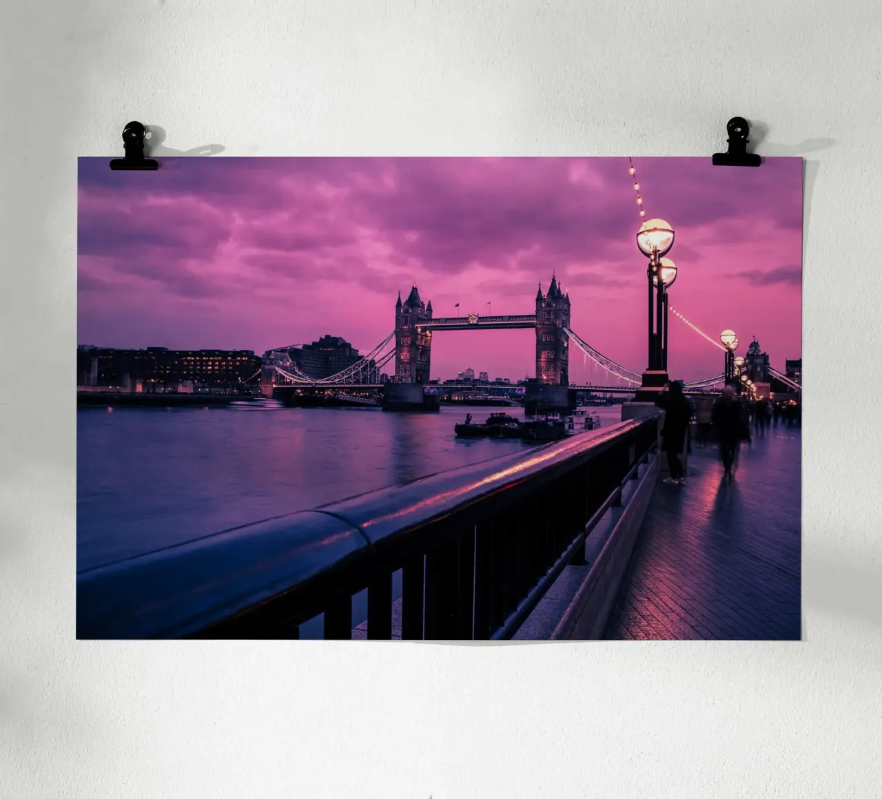 Crepuscolo sul Tower Bridge, Londra poster da Wanderlust Vibes
