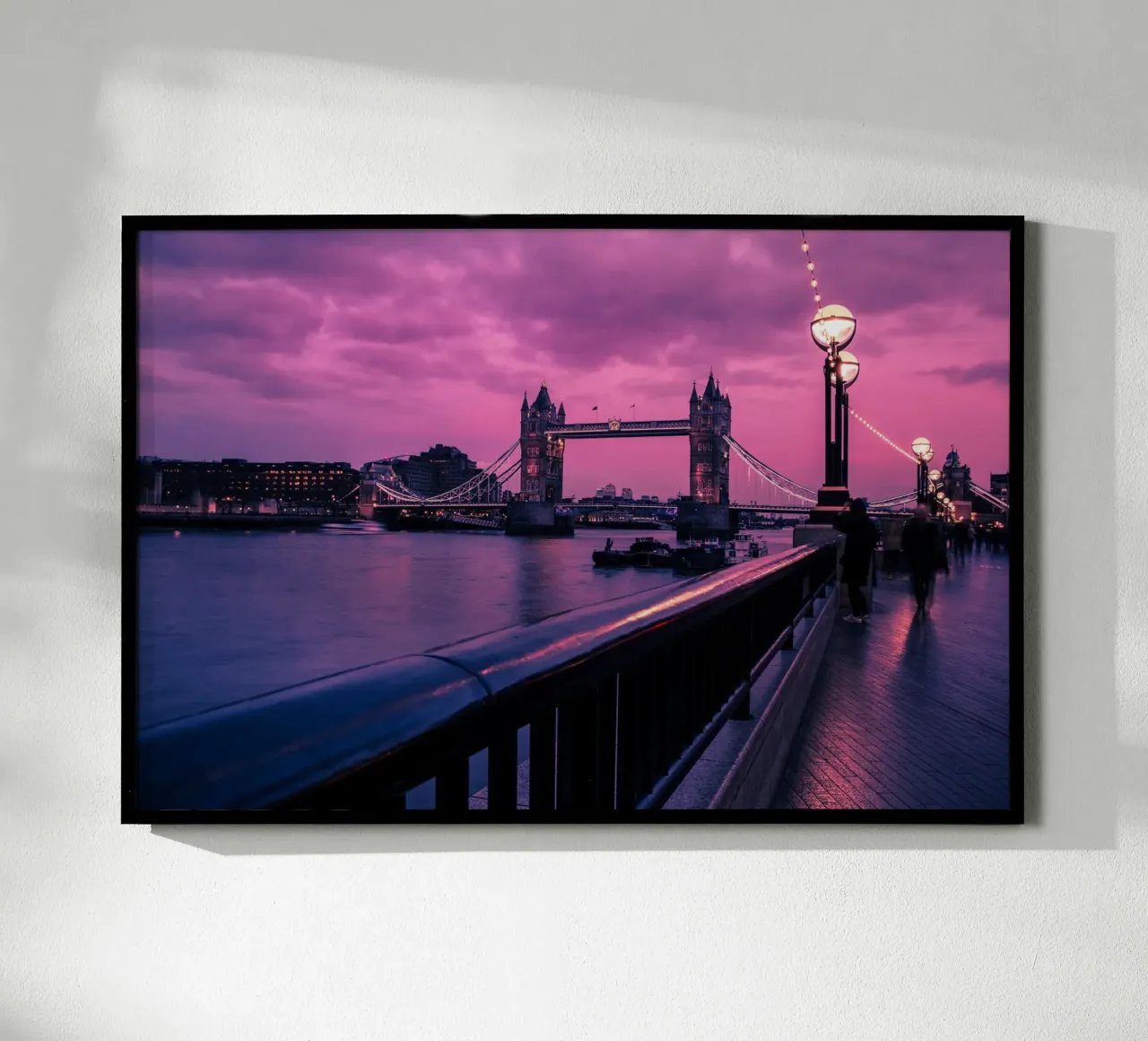 Crepuscolo sul Tower Bridge, Londra poster da Wanderlust Vibes