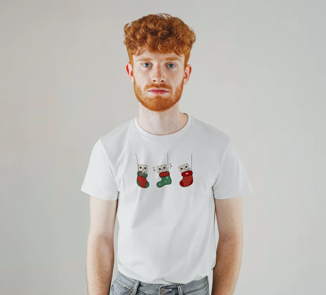 Appendere simpatici gattini con calze di Natale t-shirt da gulsengunel