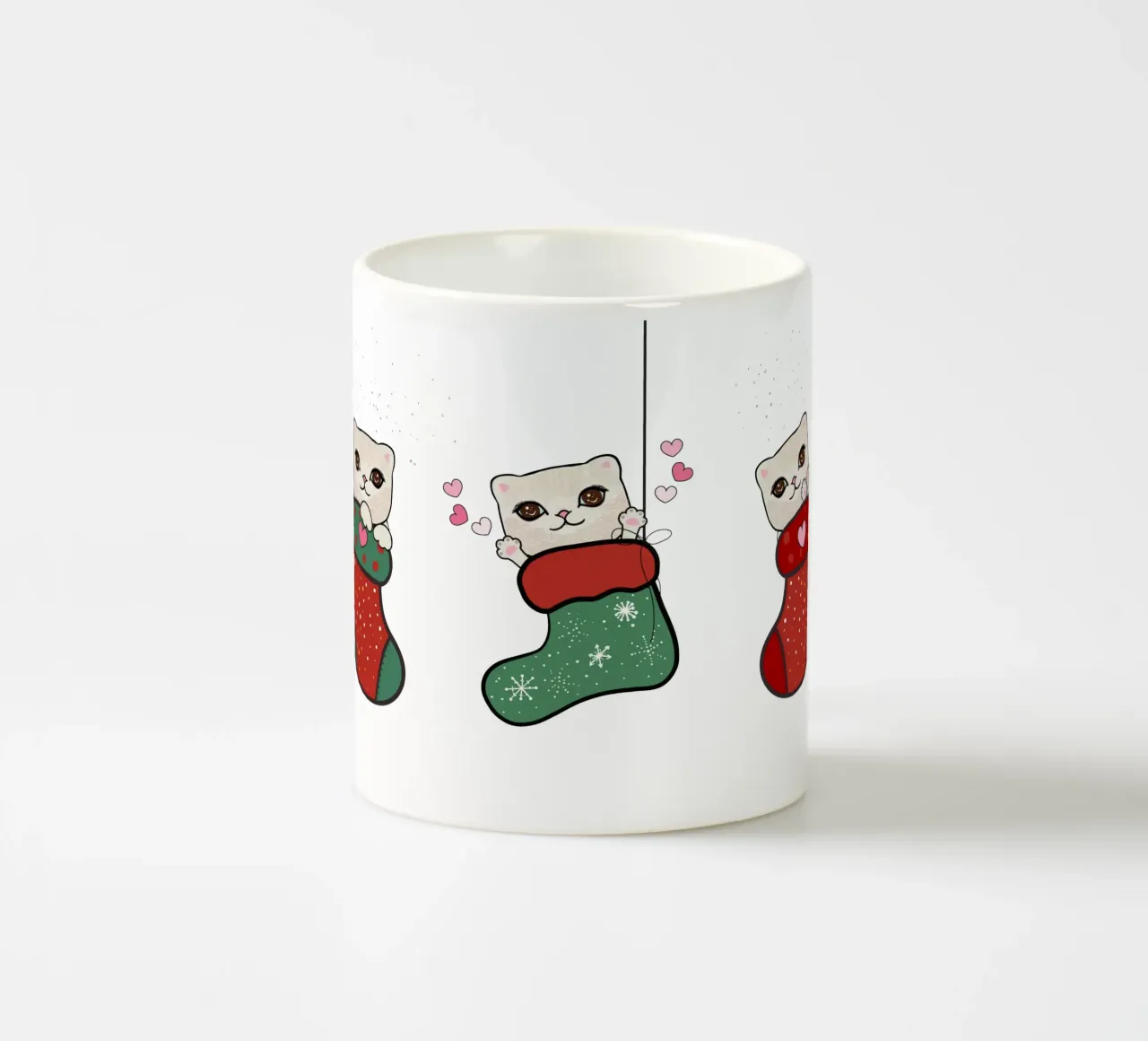 Appendere simpatici gattini con calze di Natale tazza in ceramica da gulsengunel