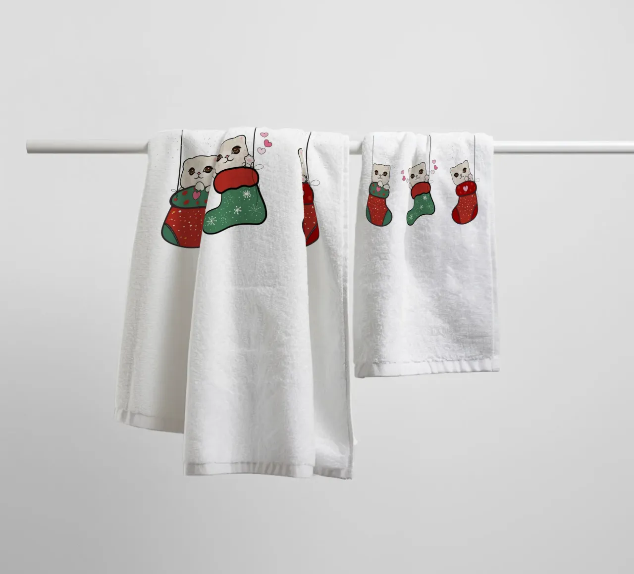 Appendere simpatici gattini con calze di Natale asciugamano da bagno da gulsengunel