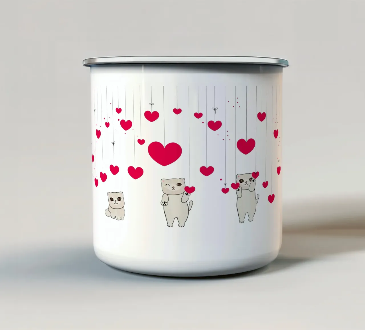 Cuori e stelle appesi con un simpatico gatto tazza in smalto da gulsengunel