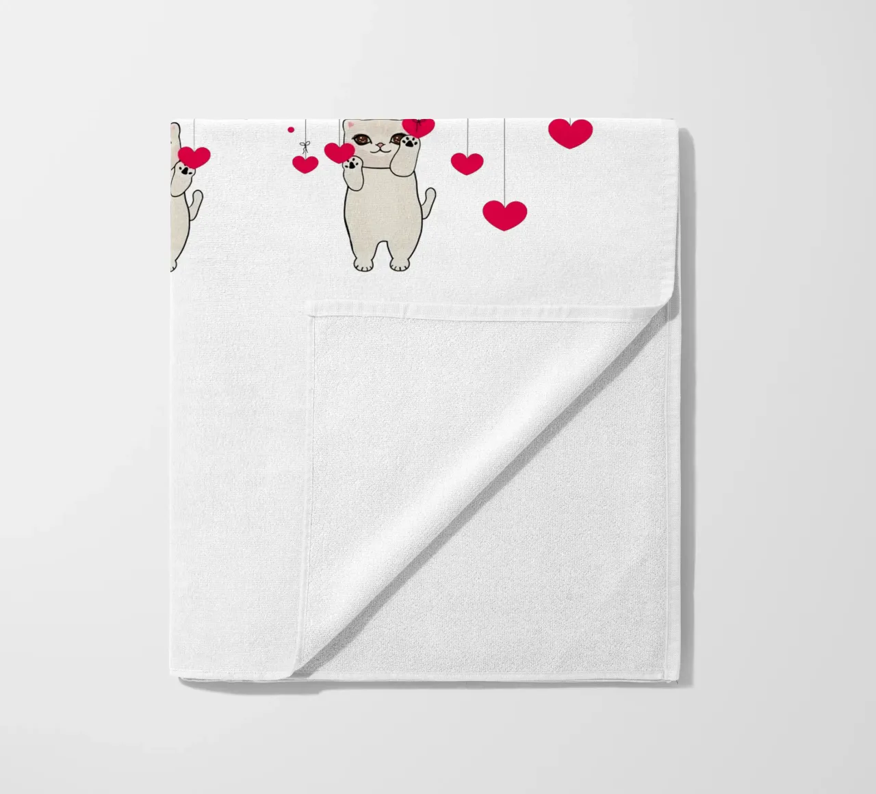 Cuori e stelle appesi con un simpatico gatto telo mare da gulsengunel