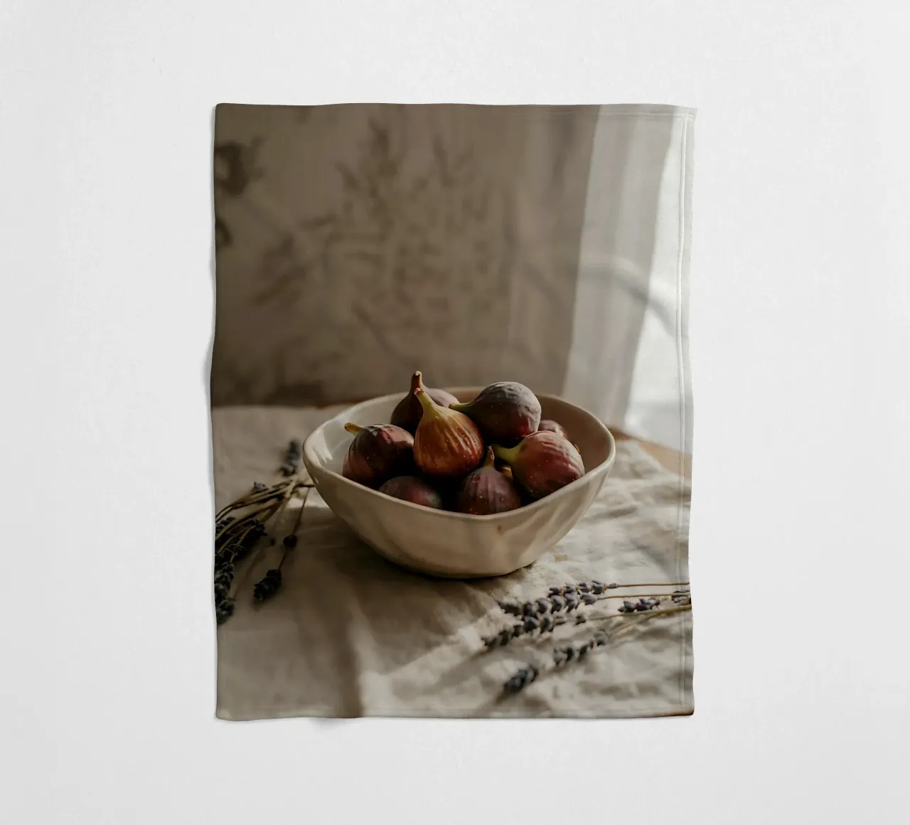 Figues fraîches et lavande sur lin naturel plaid polaire de Casa Limon