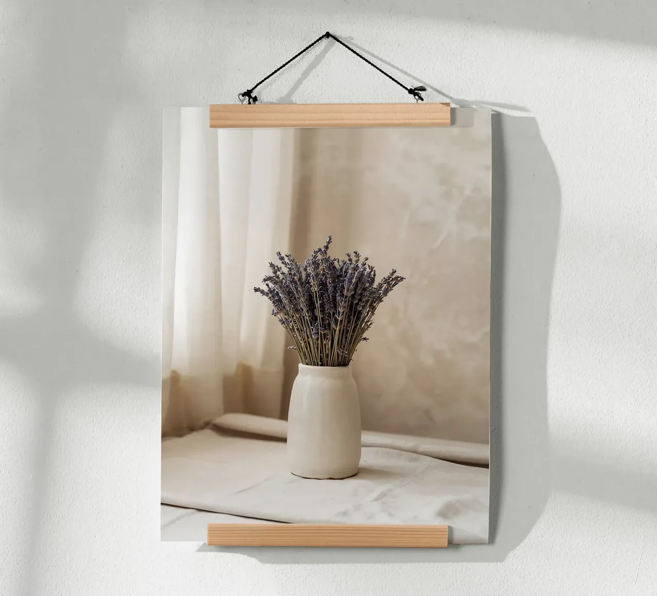 Bouquet di lavanda secca in vaso di ceramica poster con telaio in alluminio da Casa Limon