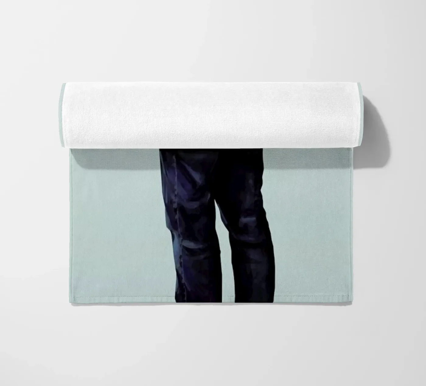 Surrounded Strandtuch von Tapio Mömmö