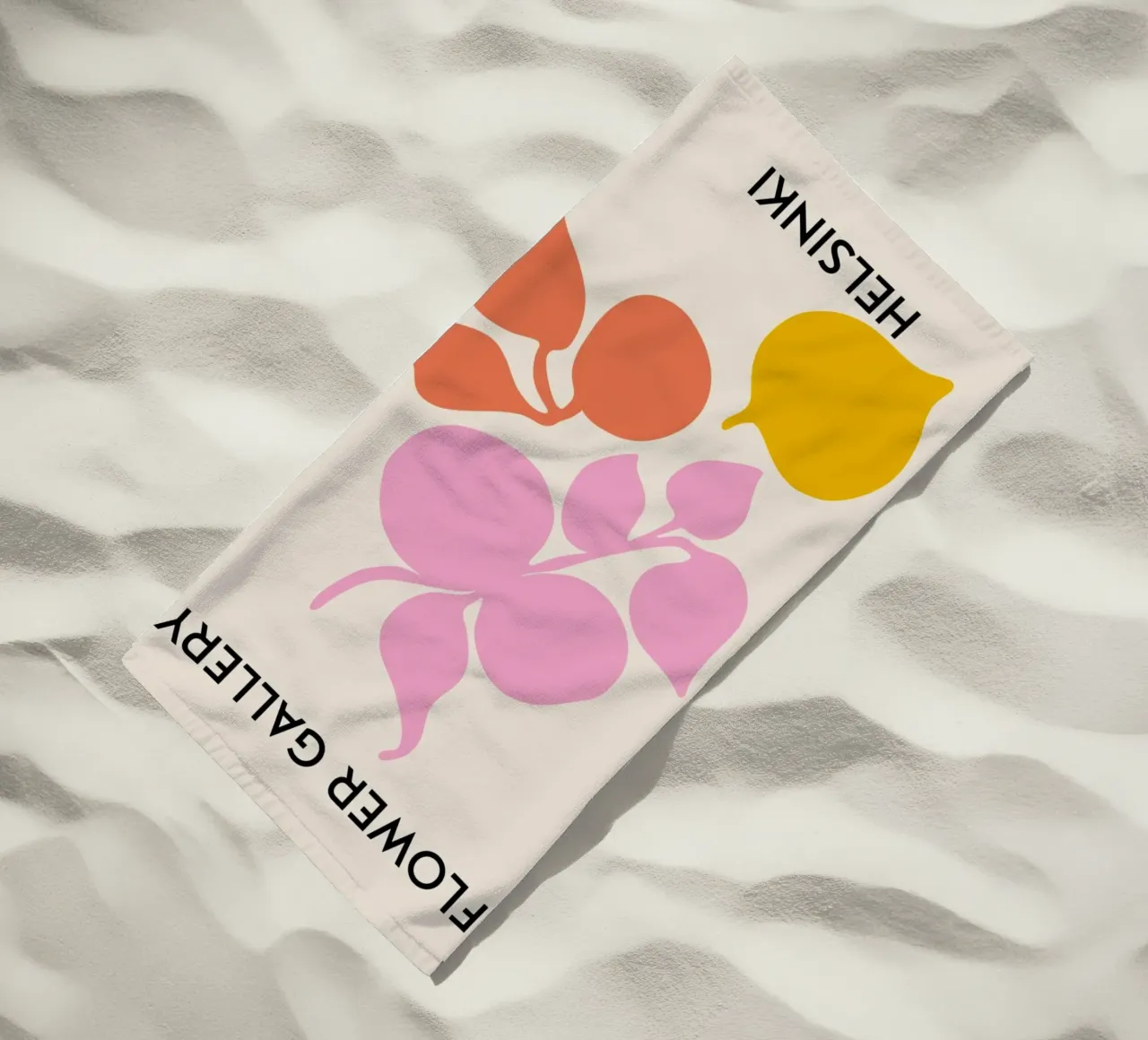 Helsinki Flower Gallery Abstract Botanical Print - Roze strandhanddoek van homdeco
