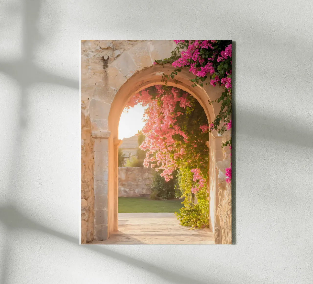L'arco fiorito e la luce dorata del Sud tela con Cornice a cassetta da Casa Limon