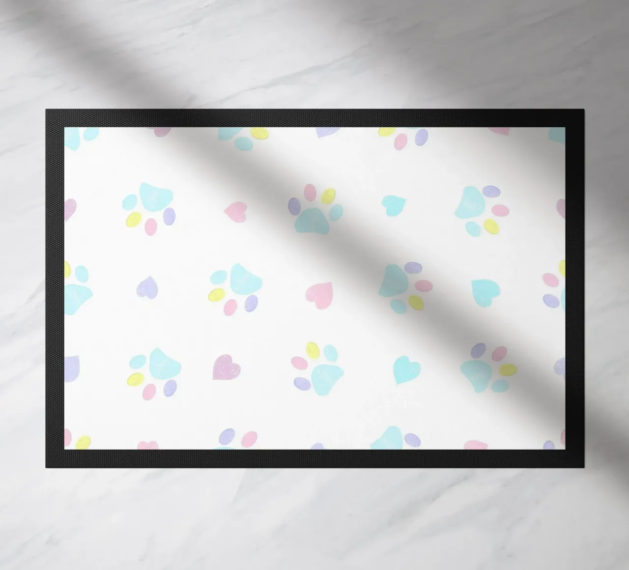 Cuori e impronte di zampe disegnati a mano in colori pastello zerbino da gulsengunel