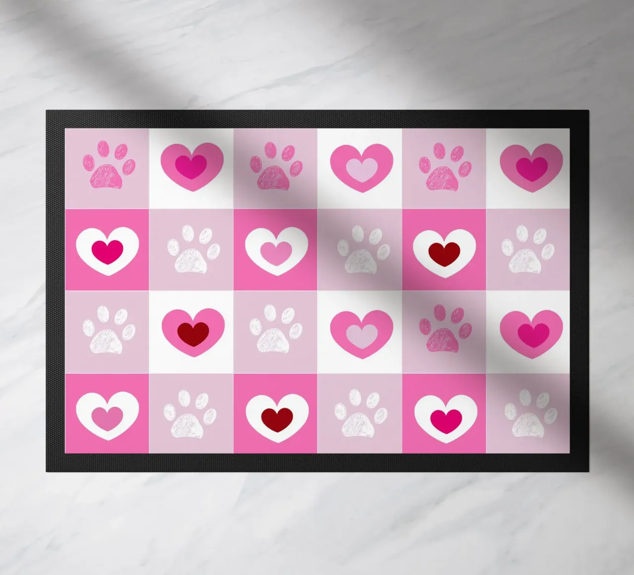 Design a quadri rossi e bianchi con cuori e zampe per San Valentino zerbino da gulsengunel