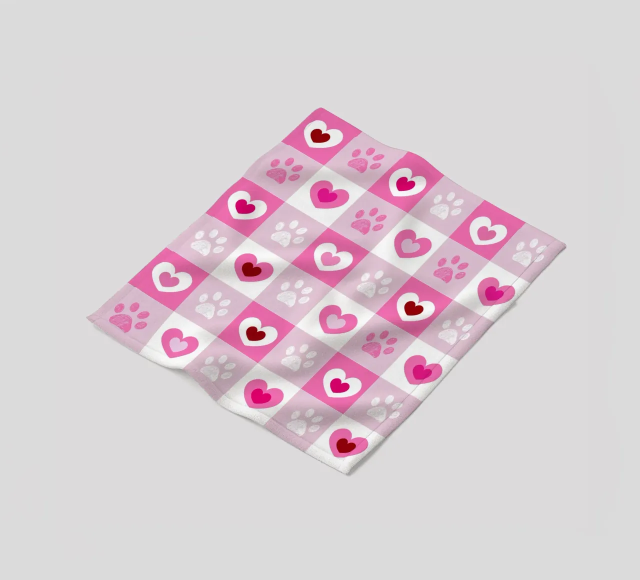 Design a quadri rossi e bianchi con cuori e zampe per San Valentino coperta in pile da gulsengunel