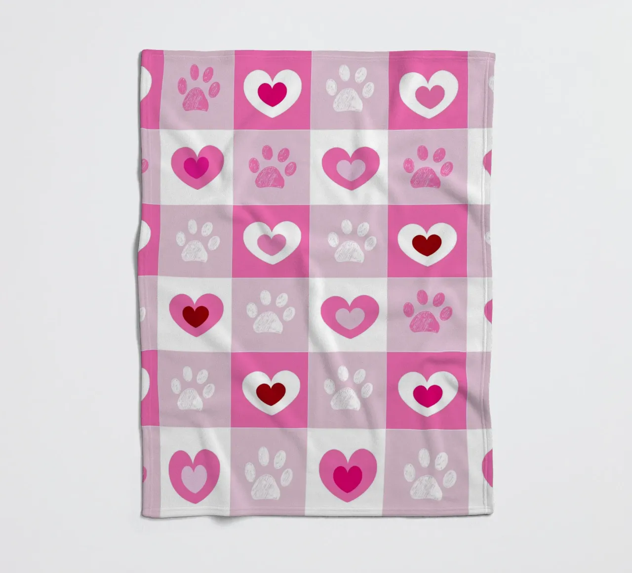Design a quadri rossi e bianchi con cuori e zampe per San Valentino coperta in pile da gulsengunel