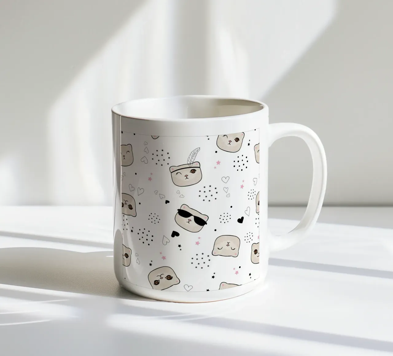 Modello senza cuciture di un gattino carino tazza in ceramica da gulsengunel