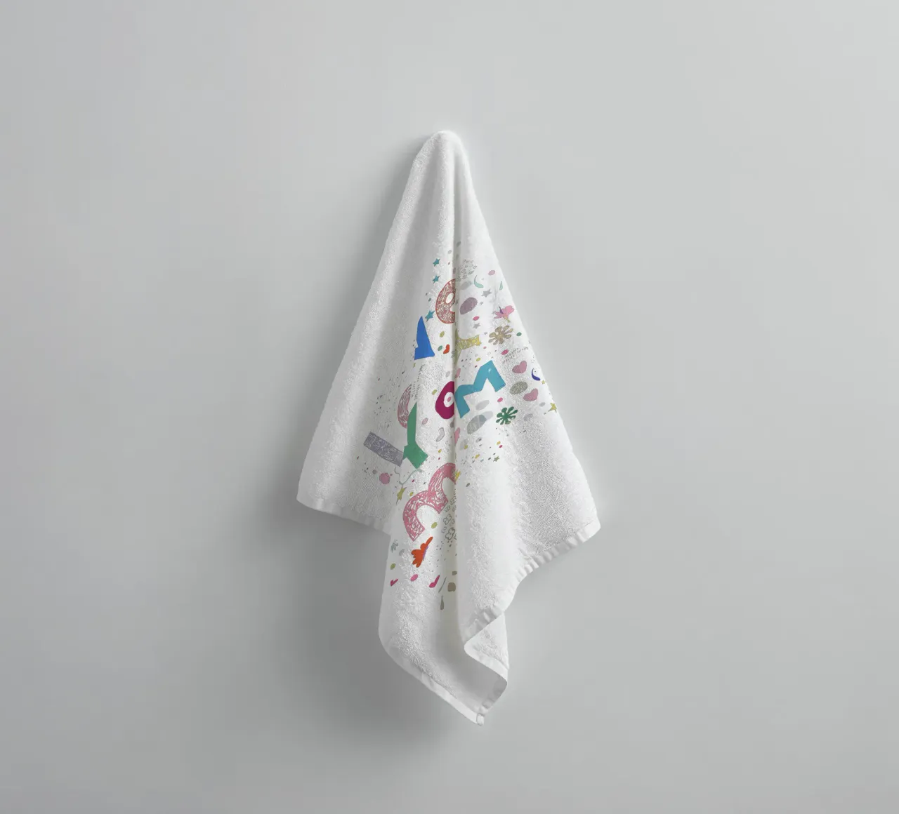Texte de l'amour de maman avec des coeurs et des fleurs serviette de bain de gulsengunel