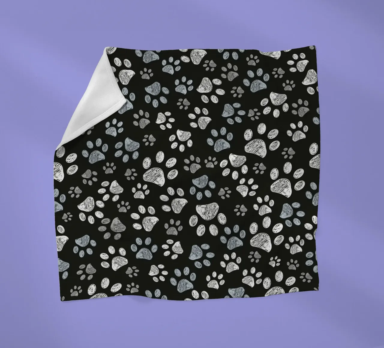 Impronte di zampa di barboncino di colore grigio nero coperta in pile da gulsengunel