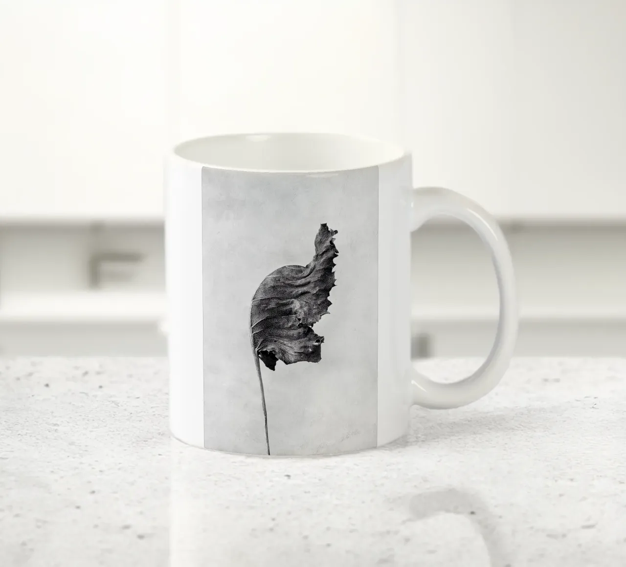 Foglia BW tazza in ceramica da Amber Hughes