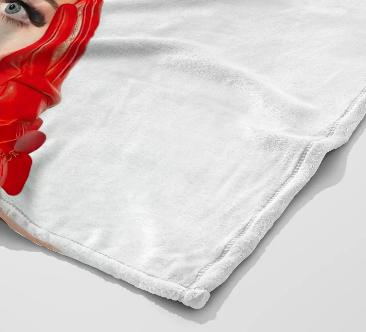 Katy Perry coperta in pile da Musadad Shop