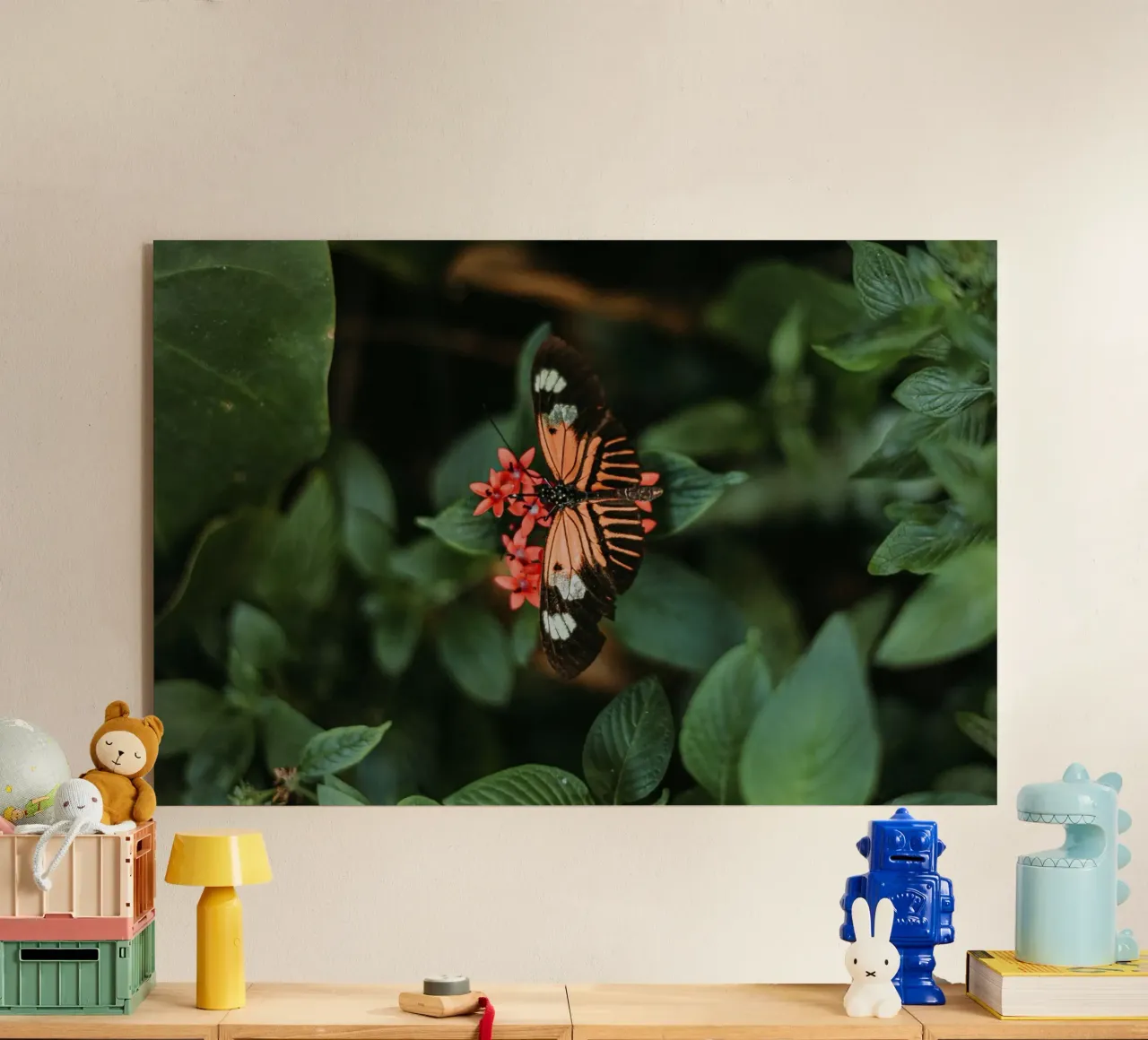 farfalla arancione plexiglass da Earthly Visions