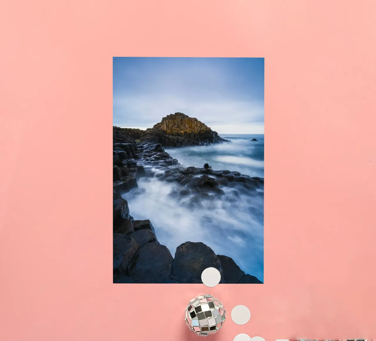 giant s causeway columnas de basalto pegatina de Earthly Visions
