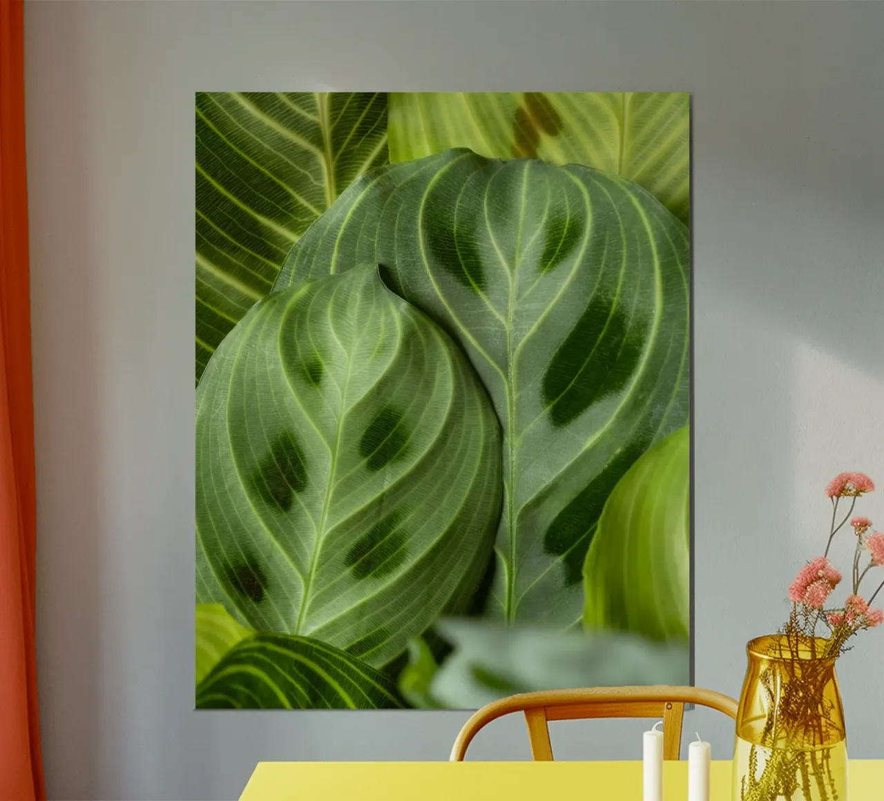 foglie verdi poster con telaio in legno da Earthly Visions