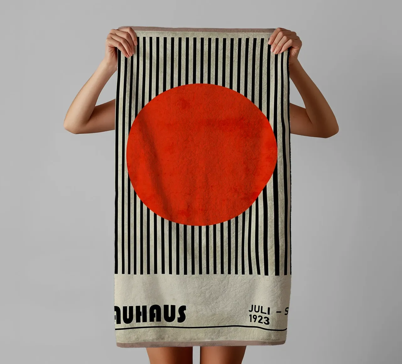 Manifesto della mostra Bauhaus, 1923 asciugamano da bagno da Jason Studio