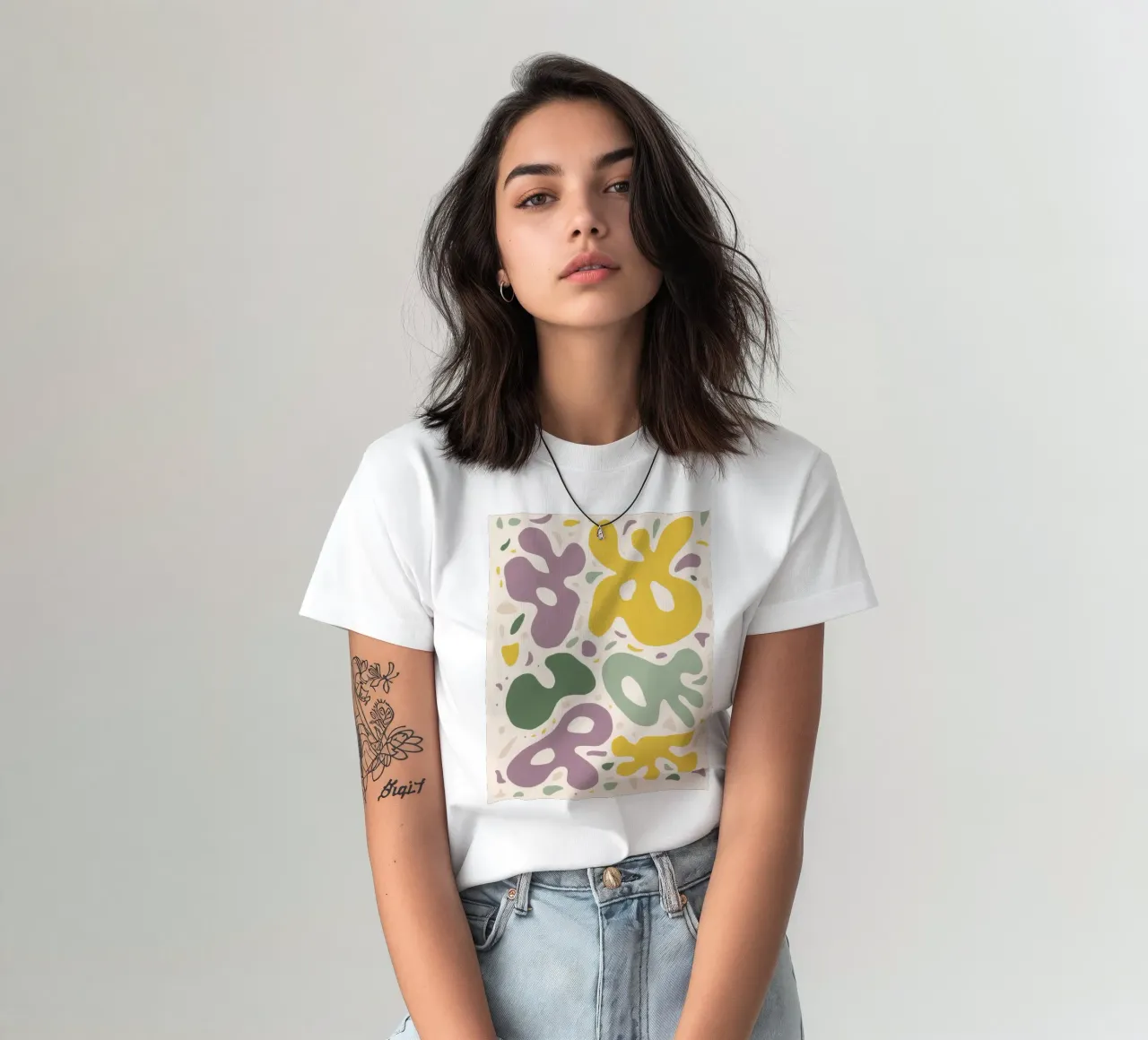 Forme floreali divertenti t-shirt da Veil Maya