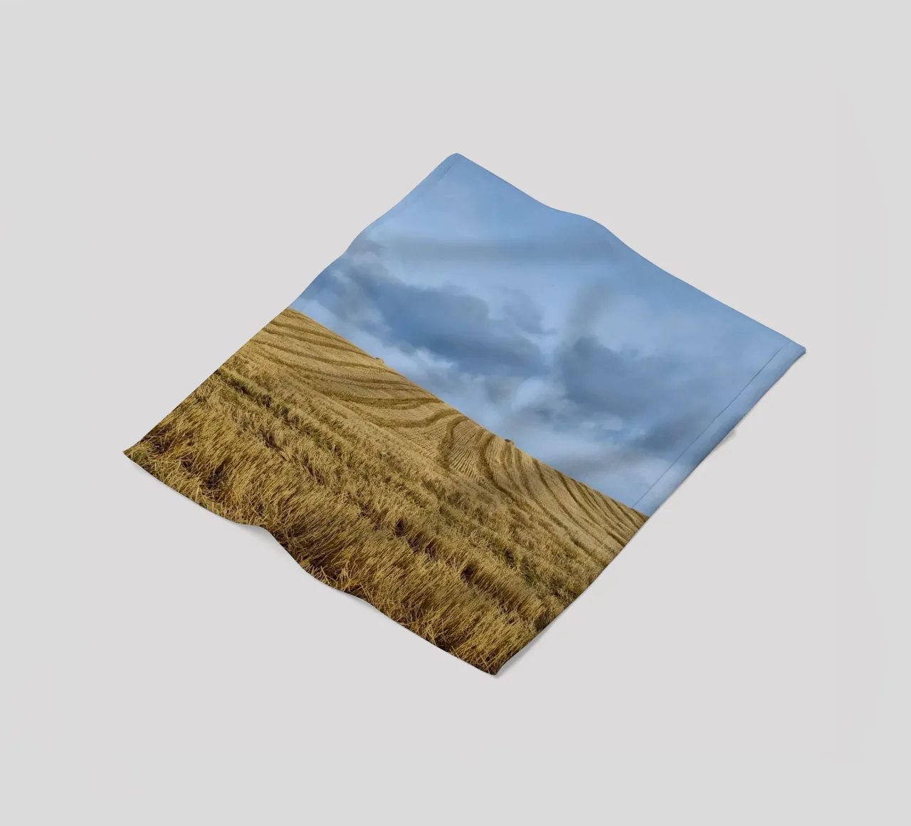 hay bales cloudy coperta in pile da animal story home