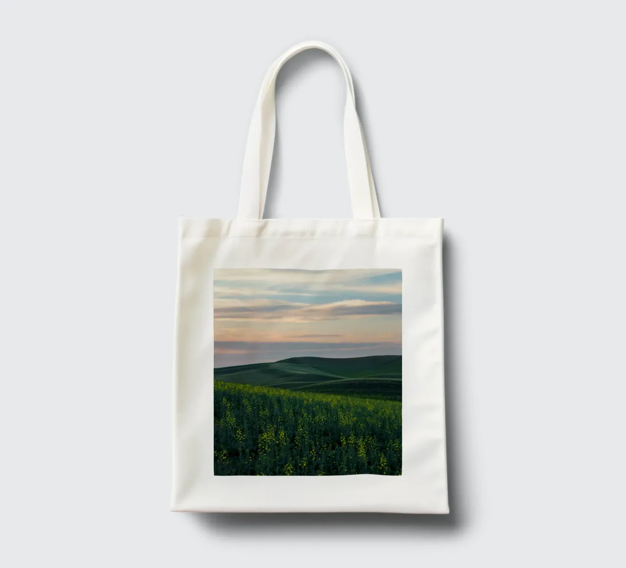 grass meadow tote bag de animal story home