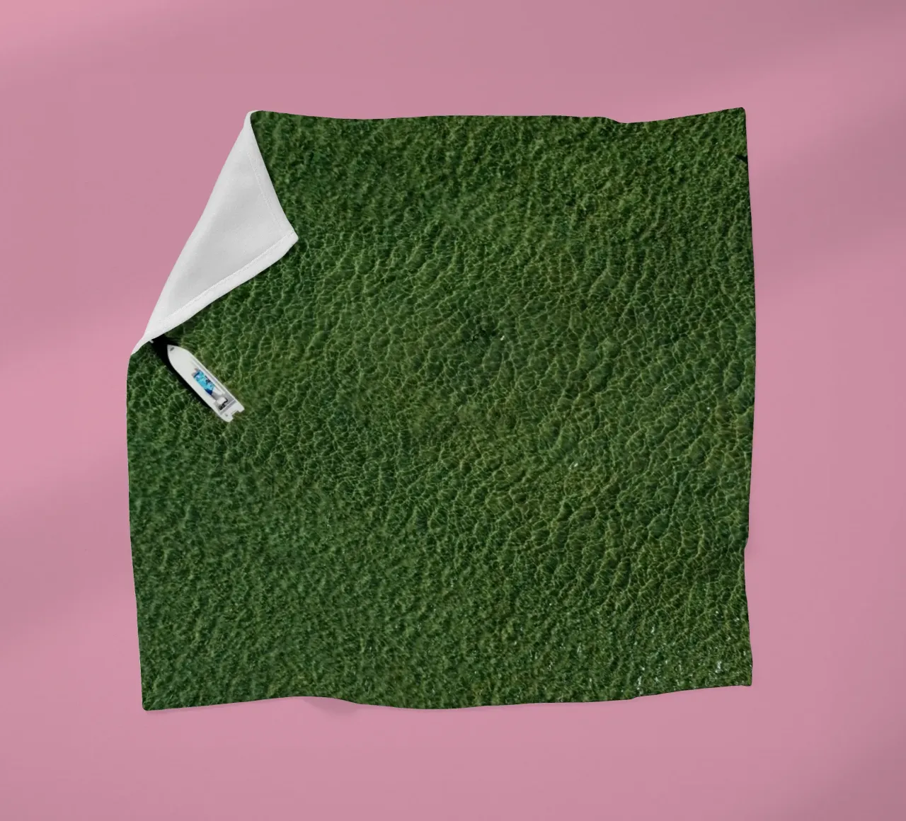 boat aerial view coperta in pile da animal story home