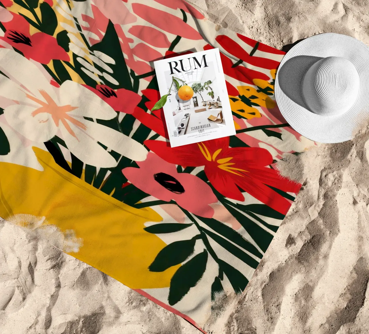 Vibrante quietud floral toalla de playa de Bring Haven
