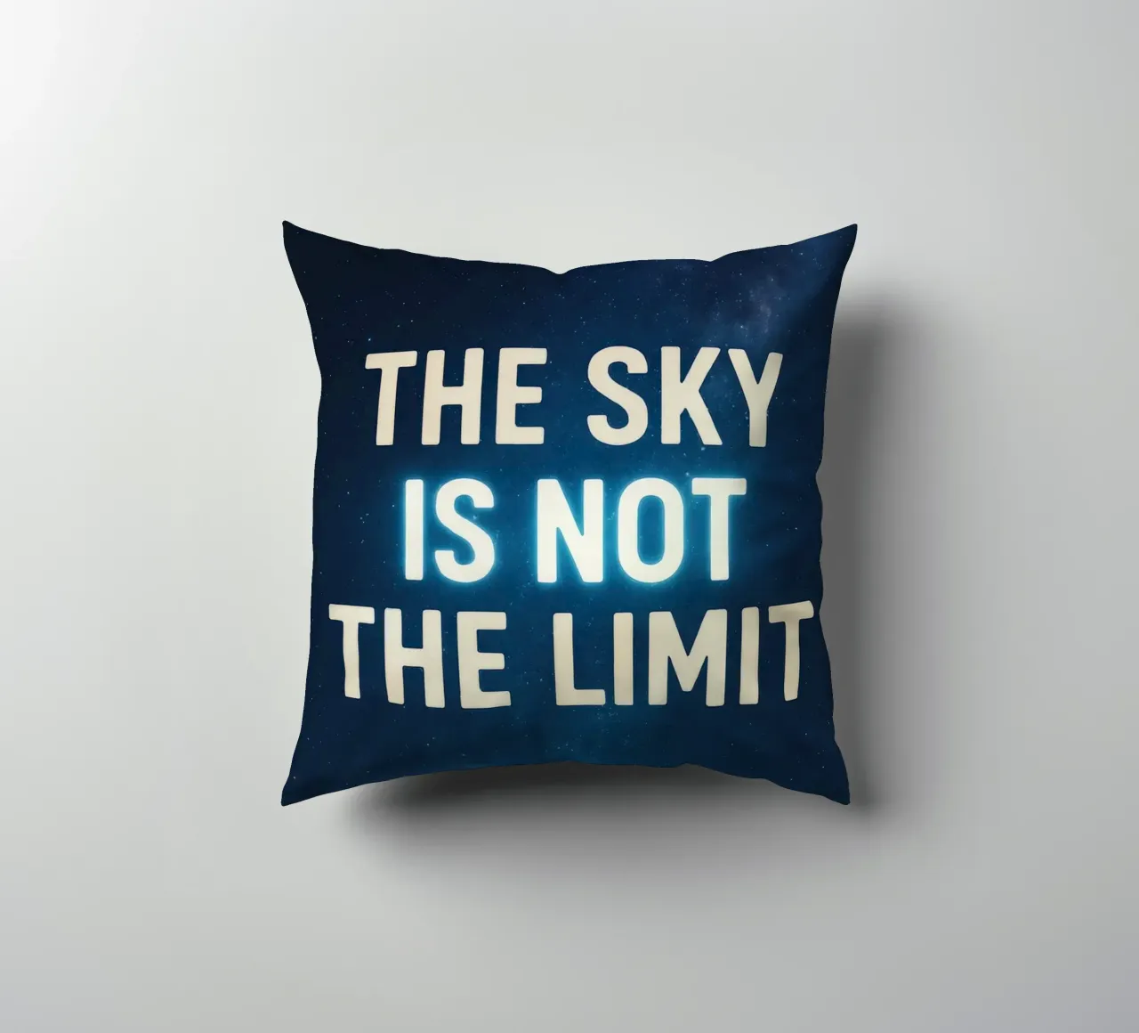 The sky is not the limit motivation cuscino da RB-Quotes