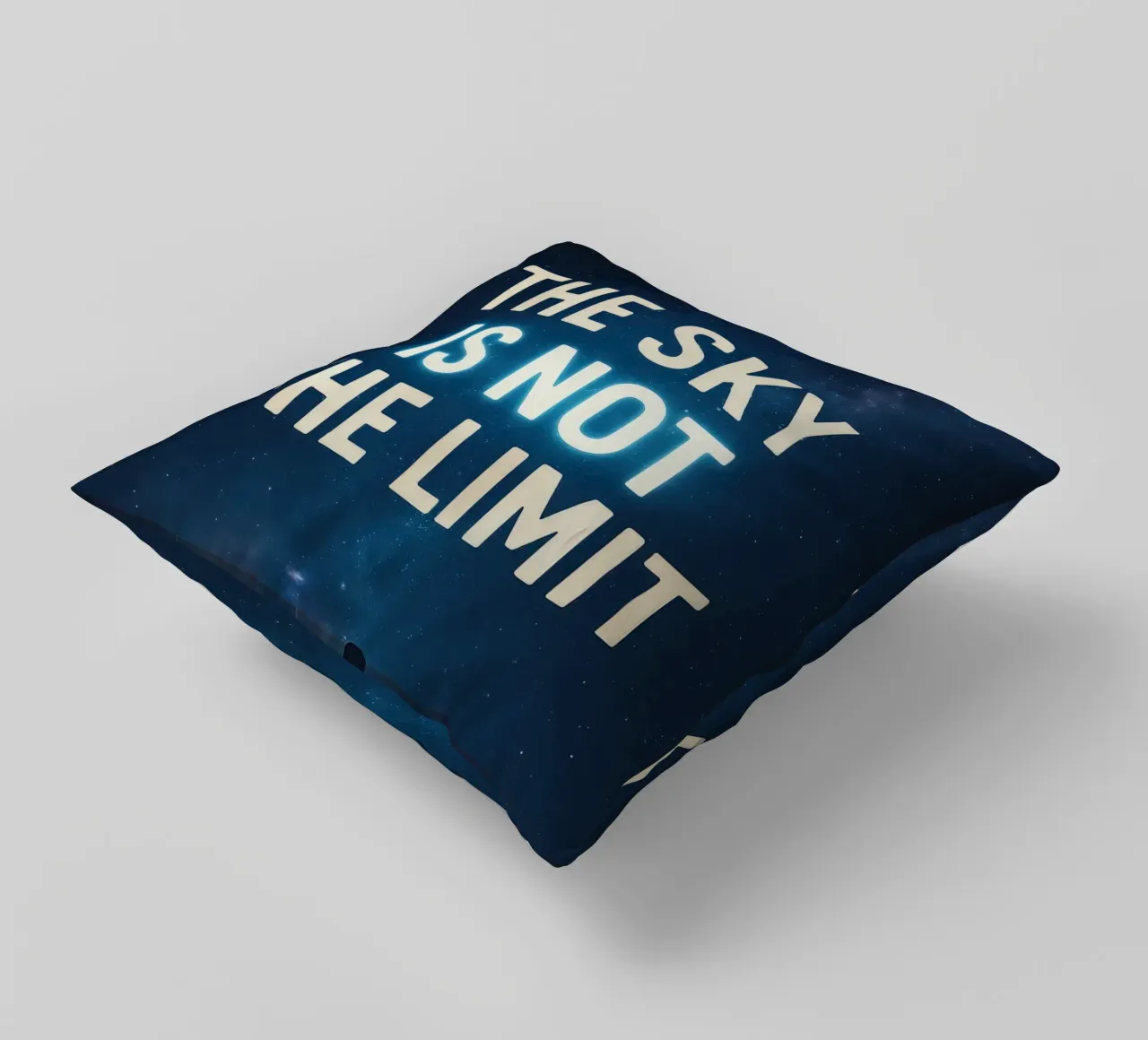 The sky is not the limit motivation cuscino da RB-Quotes