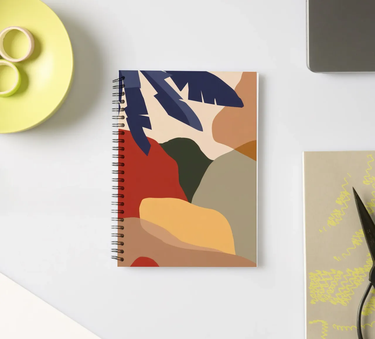 Minimalistisch uitzicht op aarde notitieboek met spiraal van Bring Haven
