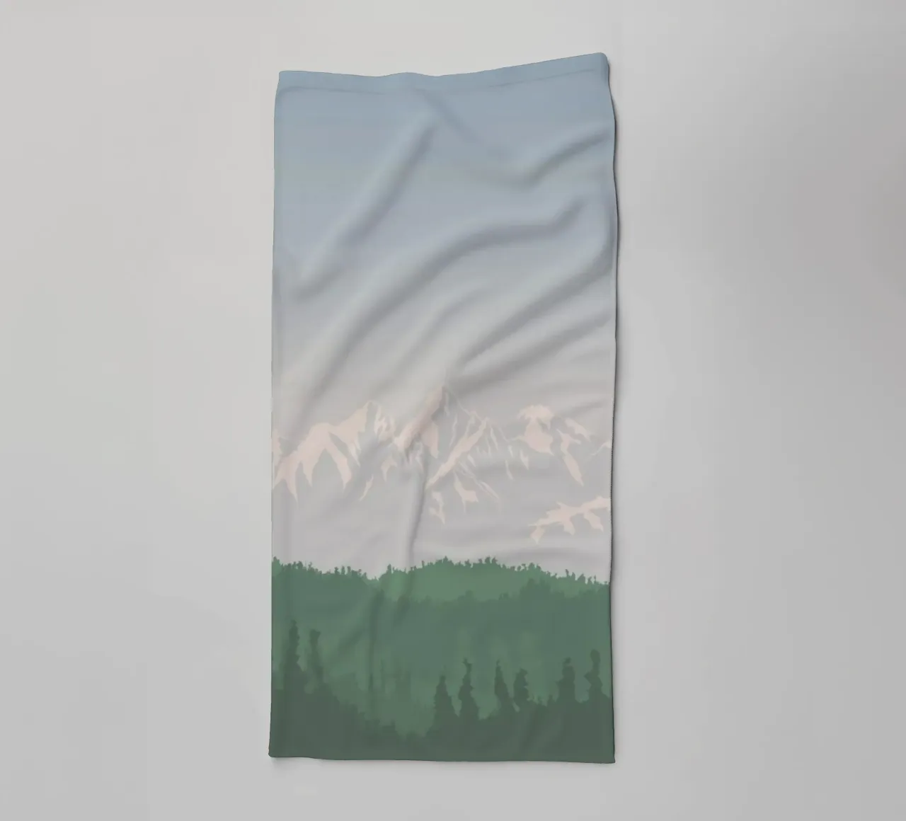 snowcapped peaks tree line asciugamano da bagno da prindy