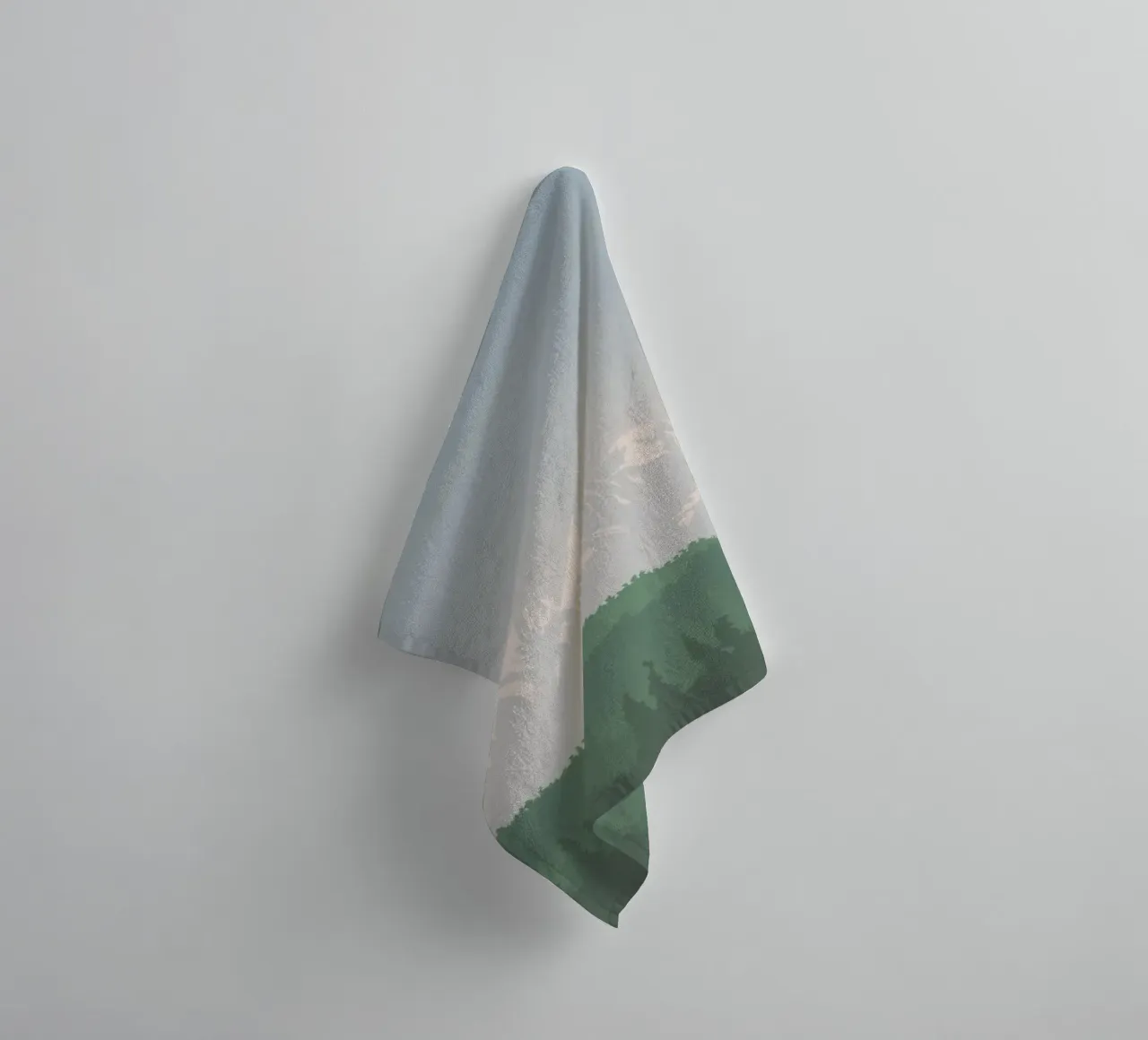 snowcapped peaks tree line asciugamano da bagno da prindy