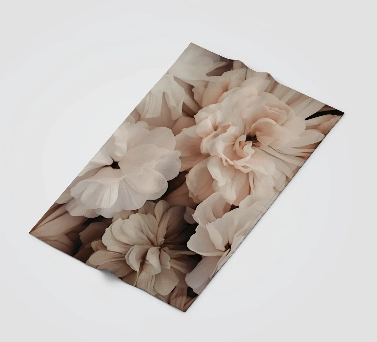 Romanticismo floreale nostalgico Avorio Pesca coperta in pile da Andrea Haase Floral Passion