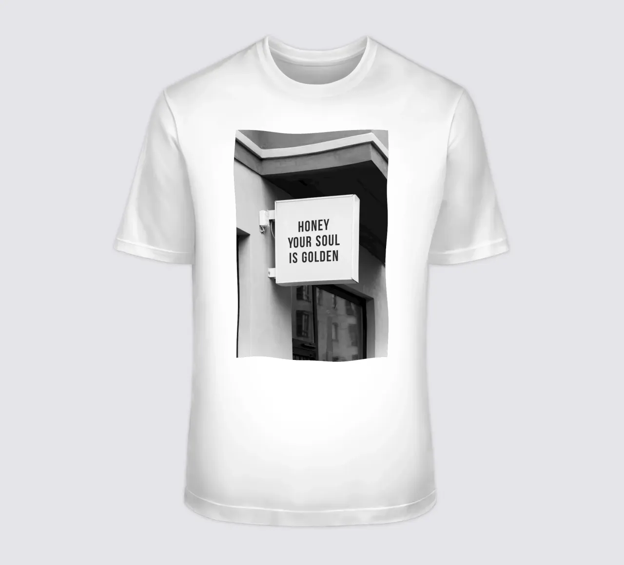 testo d'ispirazione edificio esterno t-shirt da Eva Rogers