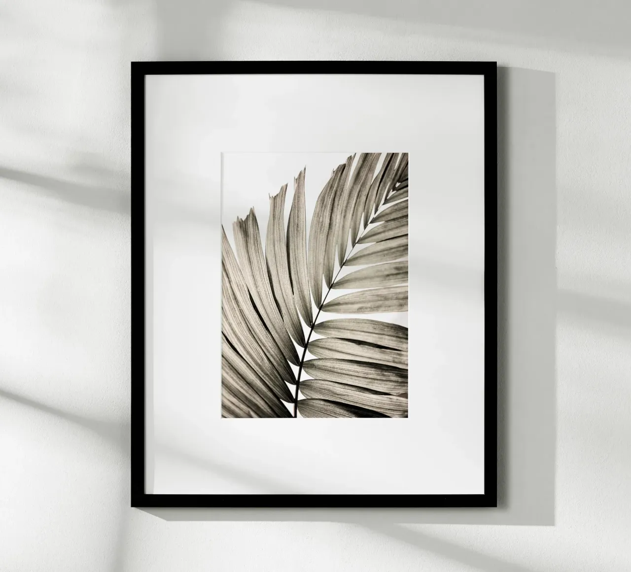 Palm Leaves 22 poster con telaio in legno da Mareike Böhmer Photography