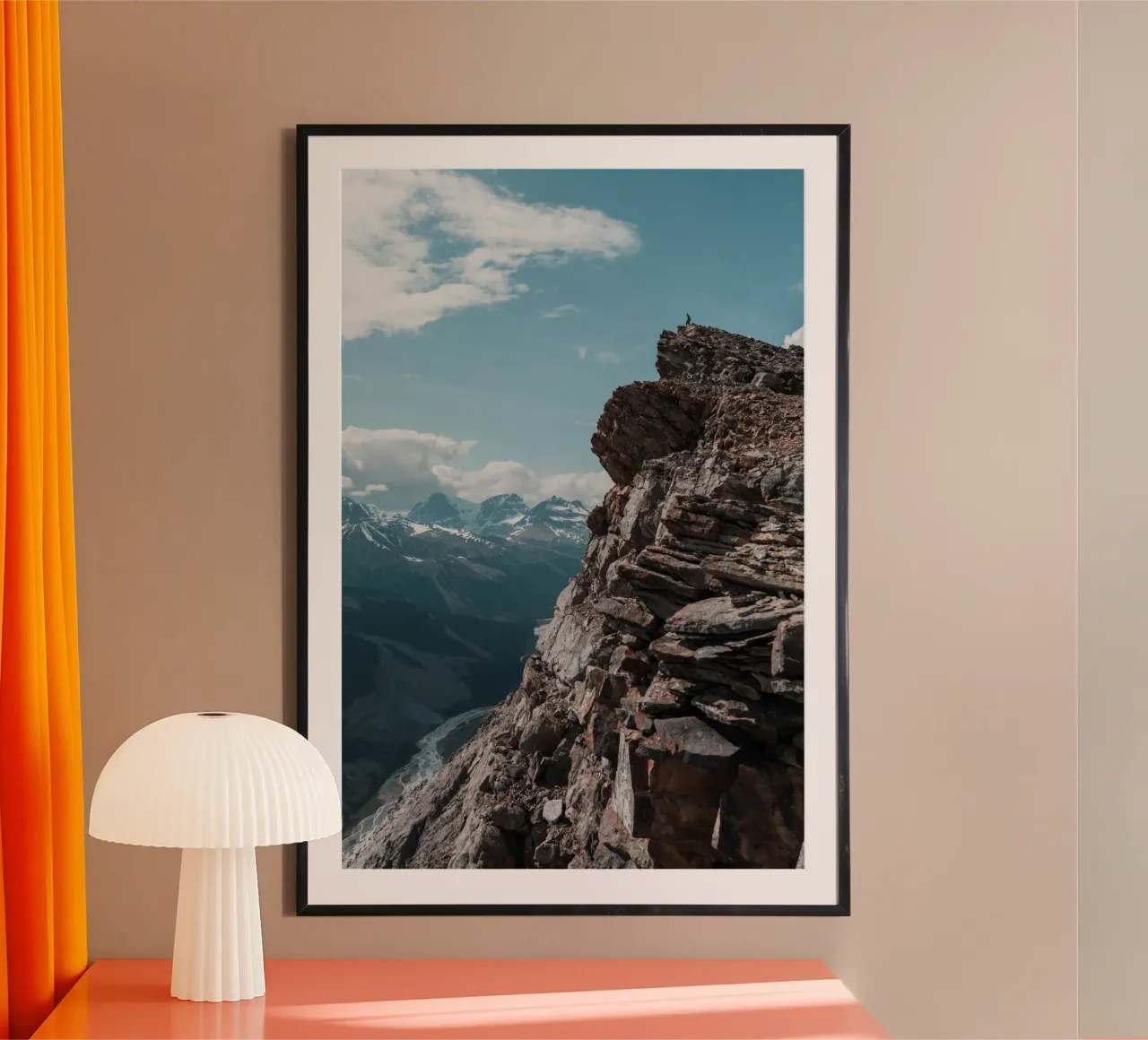 Sopra le Montagne Rocciose poster da StillVibe Home