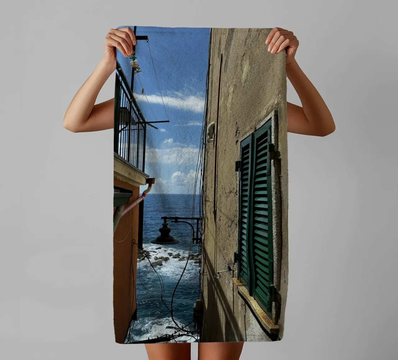 Italien Boulevard towel by ChiasMata CozMos