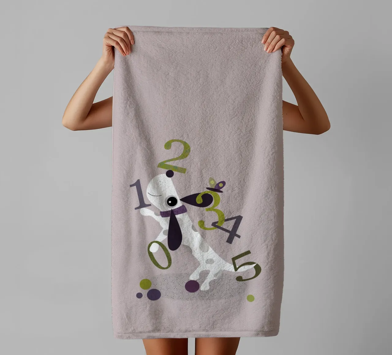 Counting Pup A Playful Numbers Print (Le chiot qui compte) serviette de bain de JaySan Studio