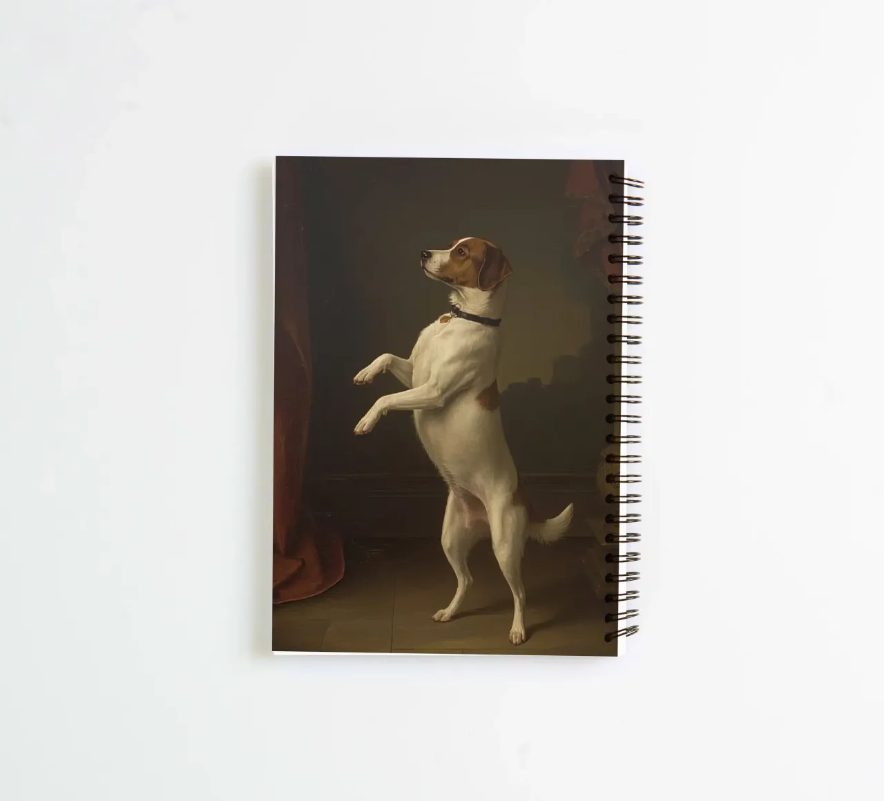 Cane in piedi sulle zampe posteriori in un classico studio di posa diario ad anelli da DesignDoodle