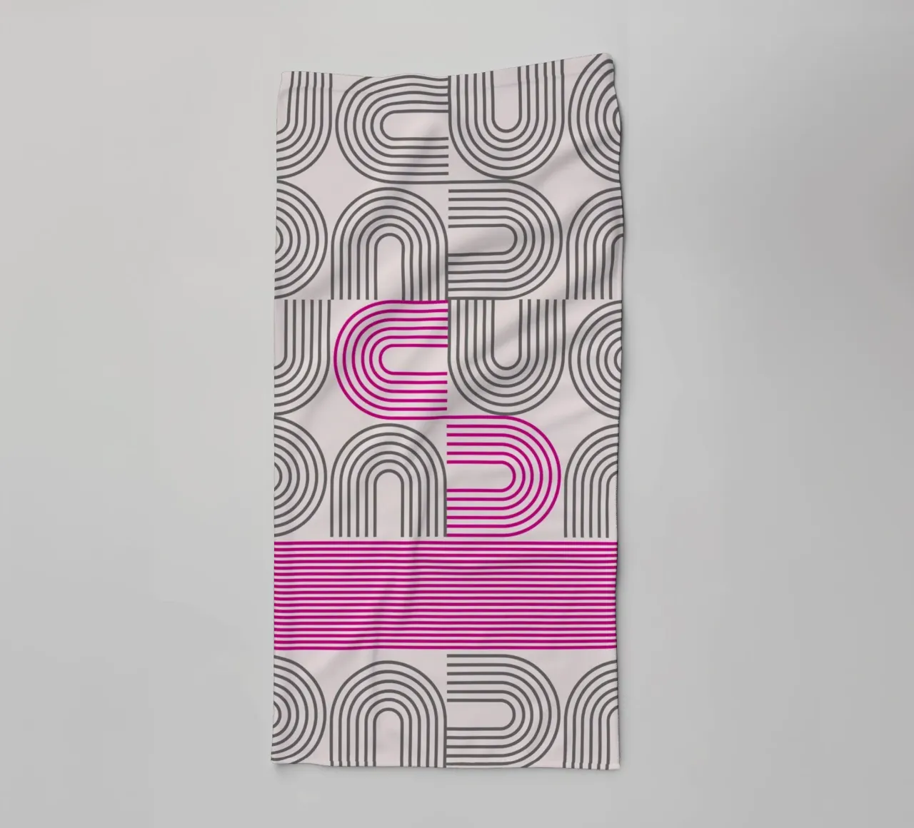 Typographie Pop Art - DADA Print en magenta serviette de bain de Studio Vibe