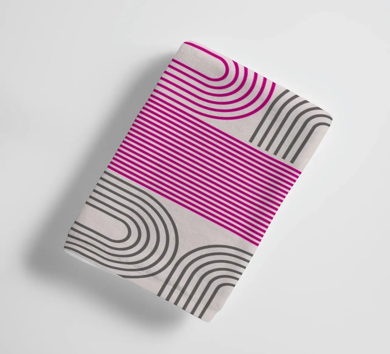 Typographie Pop Art - DADA Print en magenta serviette de bain de Studio Vibe