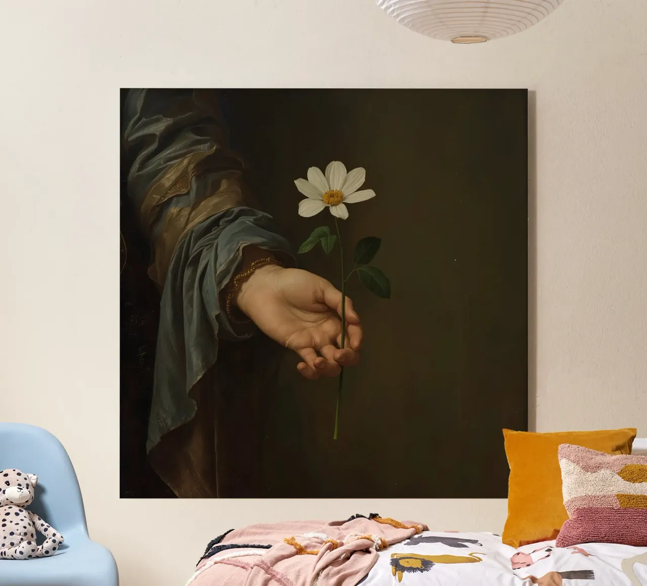 Mano che regge un fiore bianco in una luce soffusa con plexiglass da DesignDoodle