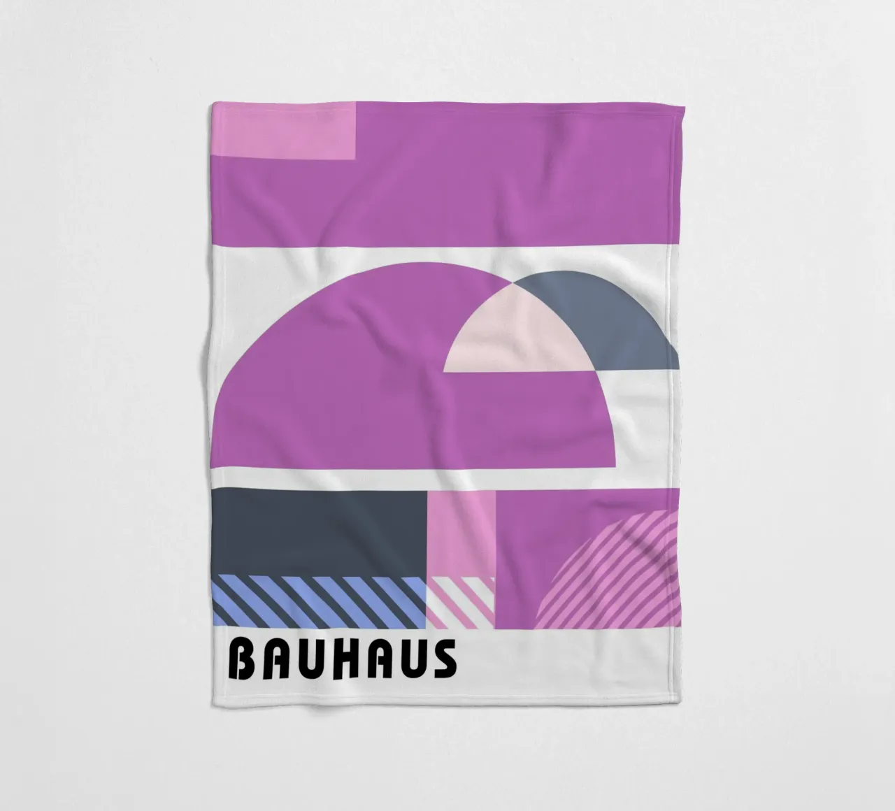 Grafica Bauhaus - Design geometrico in rosa coperta in pile da Studio Vibe