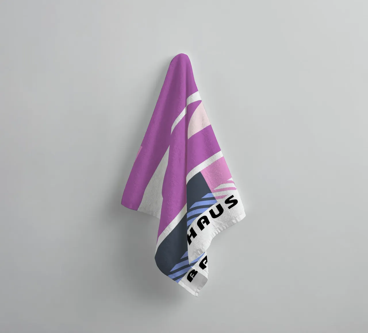 Grafica Bauhaus - Design geometrico in rosa asciugamano da bagno da Studio Vibe
