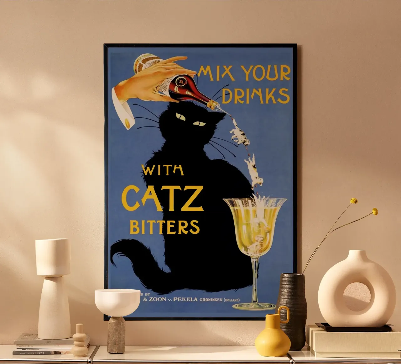 Mescolate i vostri drink con gli amari Catz poster con telaio in alluminio da Maya Elliott