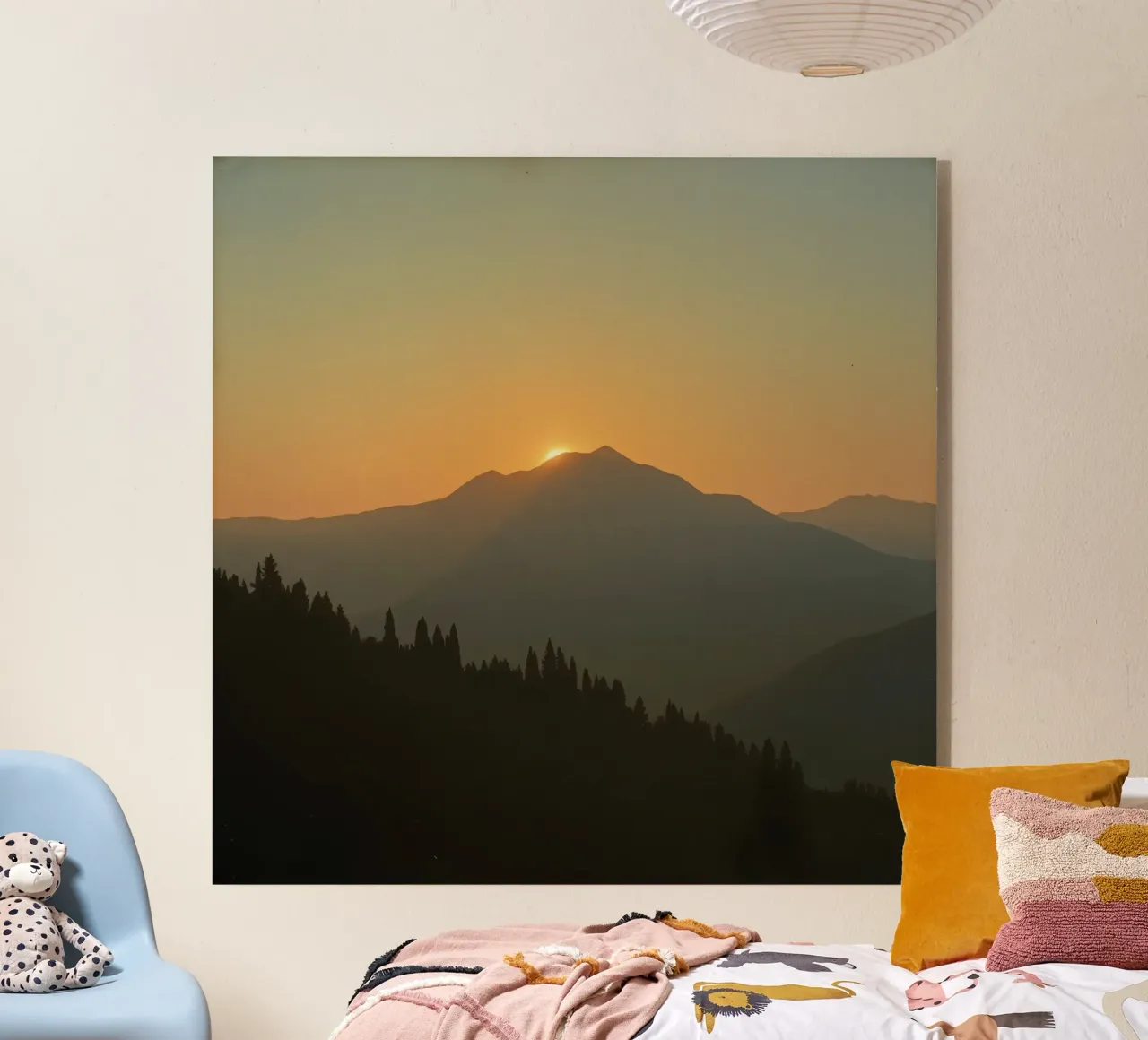 Zonsondergang werpt schaduwen over bergen en pijnbomen acryl van DesignDoodle