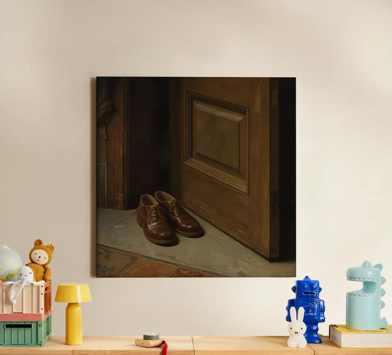 Scarpe classiche in pelle marrone posizionate davanti a una porta di legno tela con Cornice a cassetta da DesignDoodle